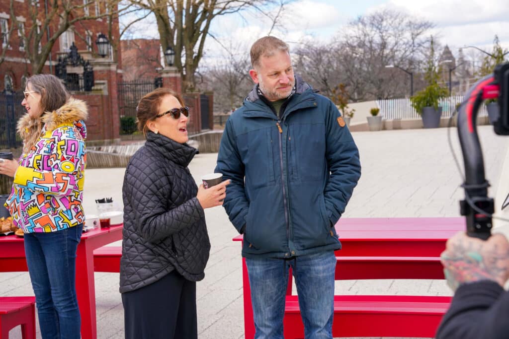 People's Plate Meet The Artist 111