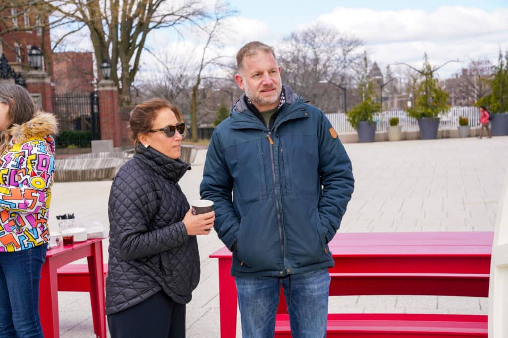 People's Plate Meet The Artist 112