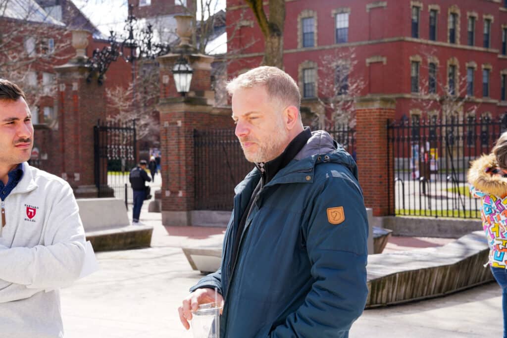 People's Plate Meet The Artist 120