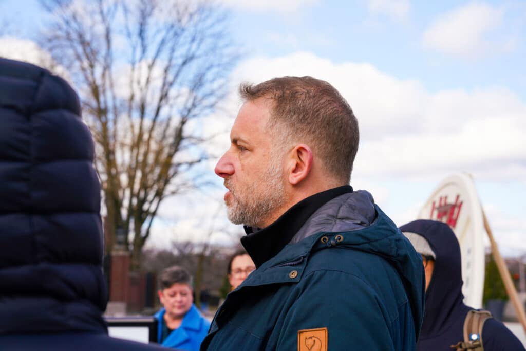 People's Plate Meet The Artist 32